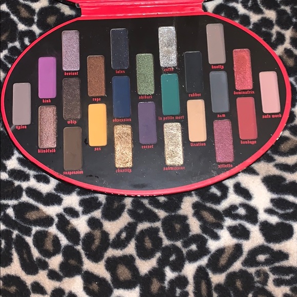 Kat Von D Fetish Palette - Picture 5 of 7